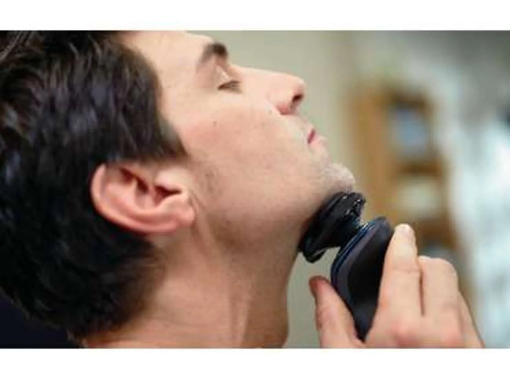 Philips Wet/Dry Electric Rechargeable Norelco 5300 Shaver S5203/81