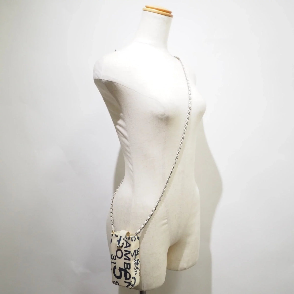 (Good) Pre-Owned Women's White/Blue Canvas Pouch Chain