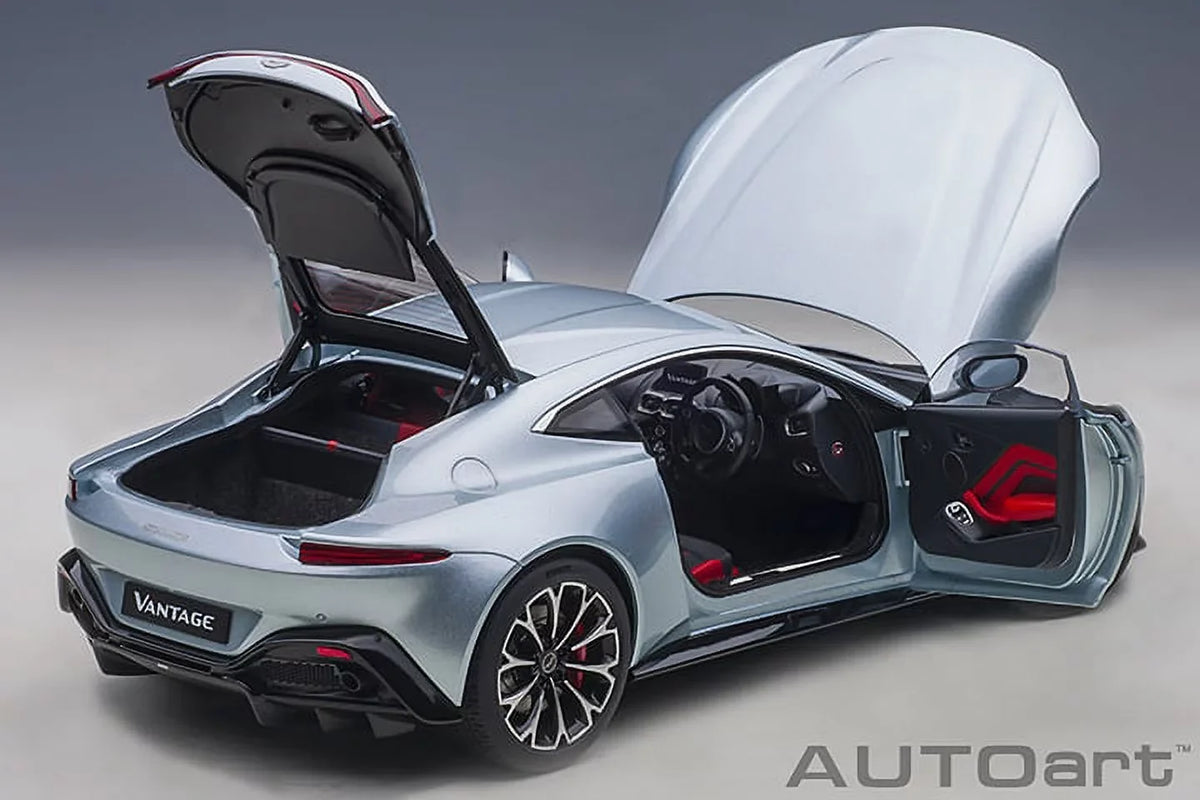 AUTOart in 2019 Aston Scale by in 1:18 Vantage Martin Silver