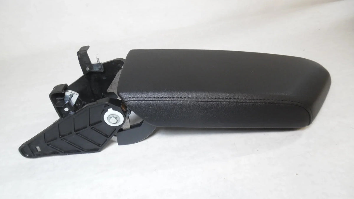 Volkswagen OEM Center Jetta Floor 2020 2019 (Good) Black Pre-Owned Lid 2021 Armrest Console
