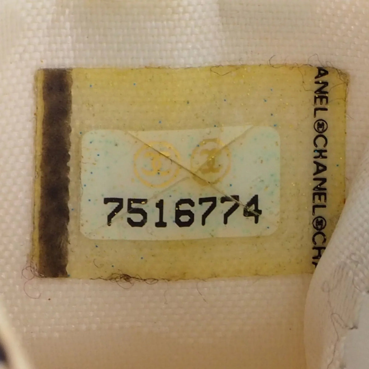 (Good) Pre-Owned Women's White/Blue Canvas Pouch Chain