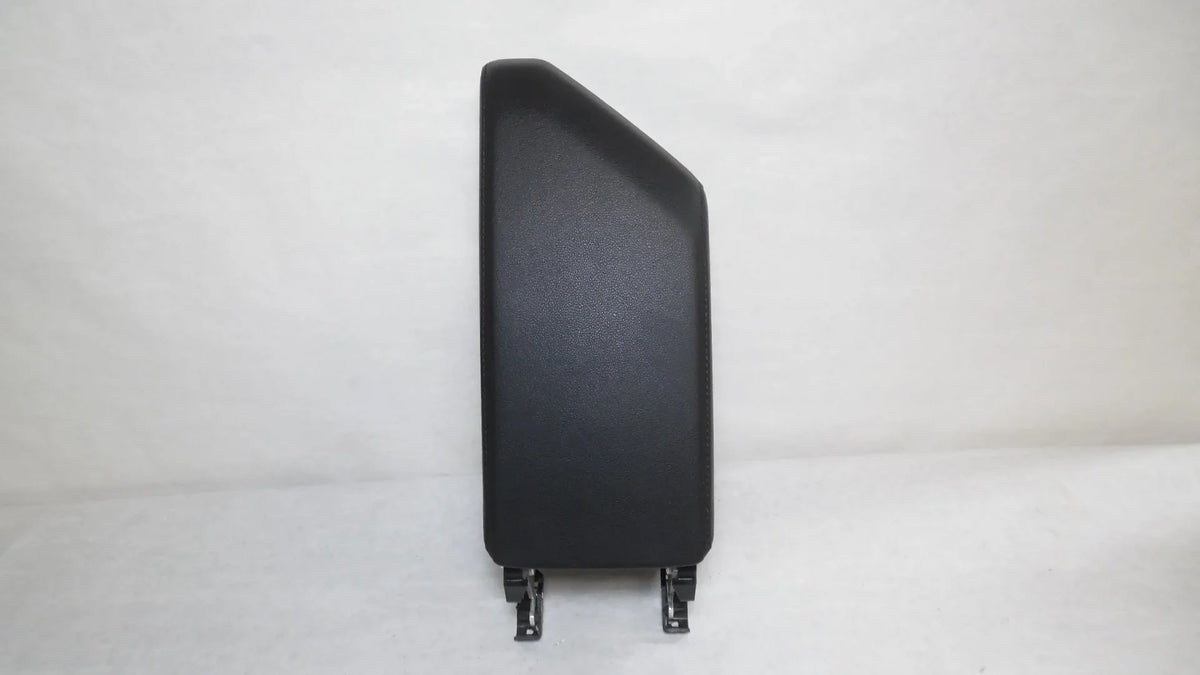 Volkswagen OEM Center Jetta Floor 2020 2019 (Good) Black Pre-Owned Lid 2021 Armrest Console