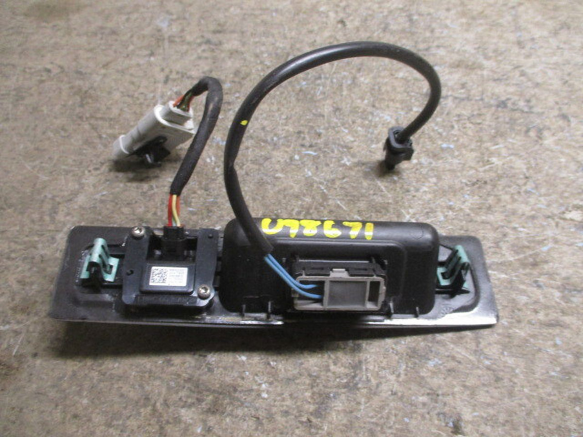 20 19 18 (Good) 21 Rear Equinox Back LKQ Camera View Up Pre-Owned Chevrolet OEM