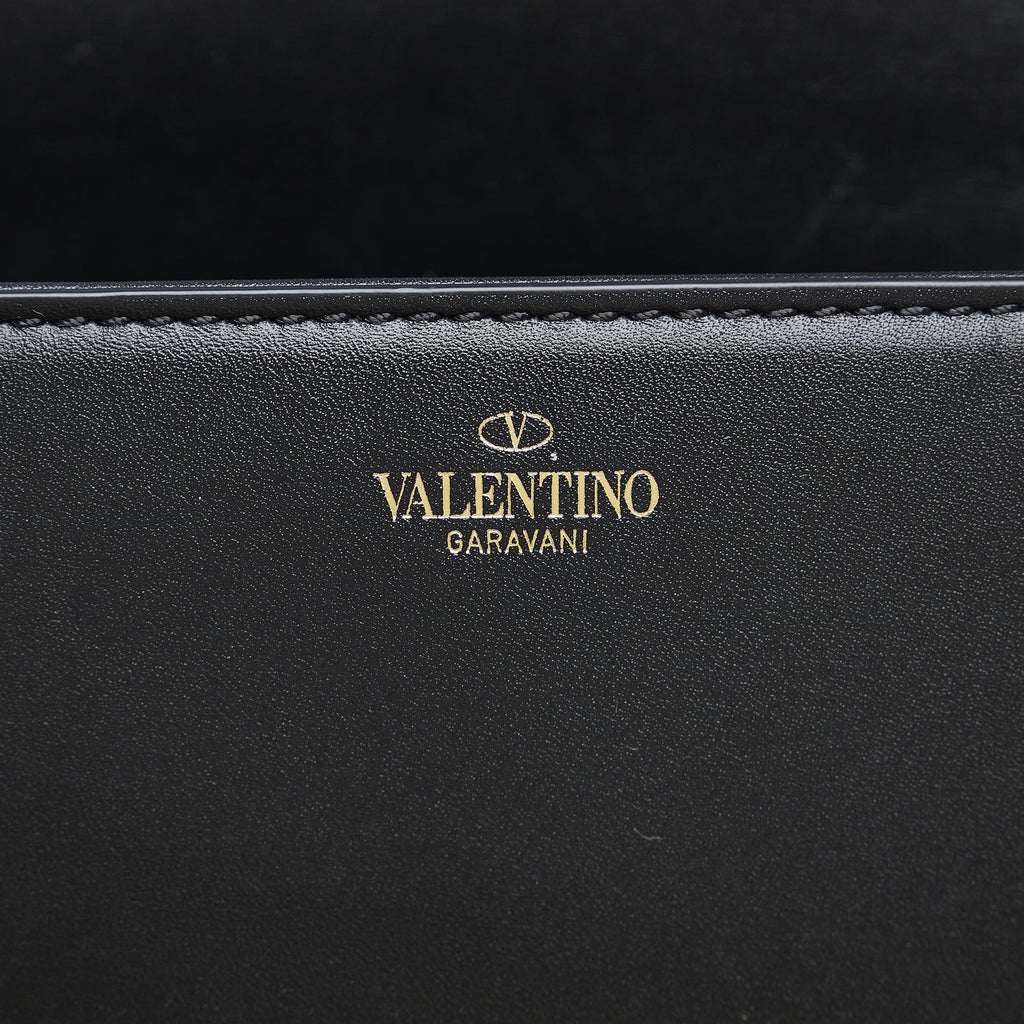 Leather Authenticated Bag Valentino (Good) Vlogo Chain Pre-Owned Black Unisex Shoulder Calf