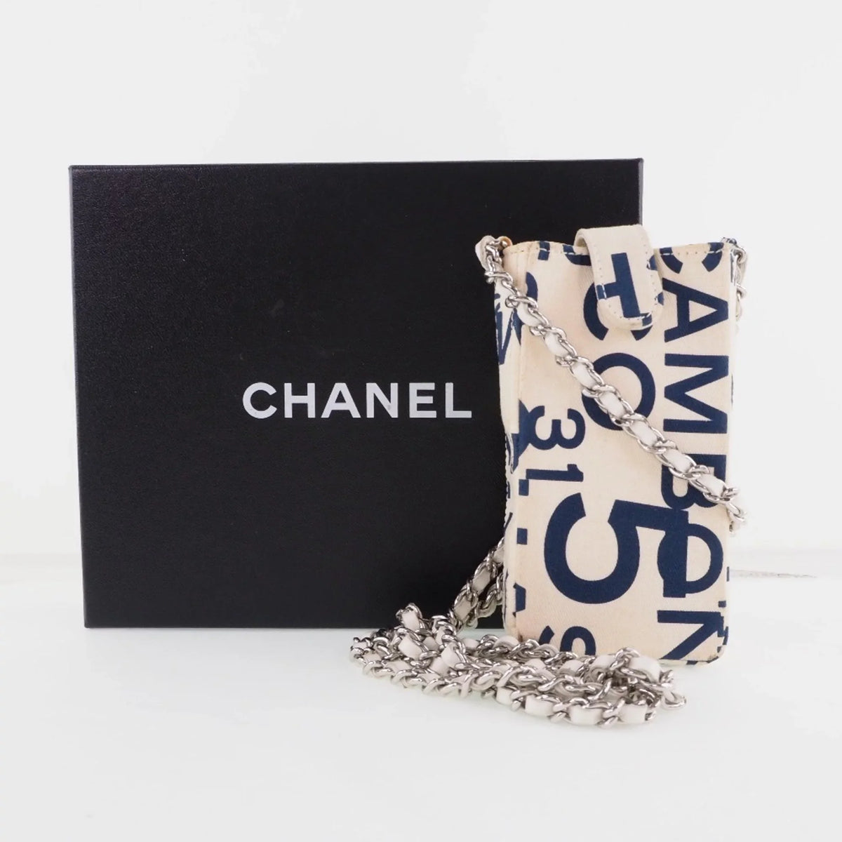 (Good) Pre-Owned Women's White/Blue Canvas Pouch Chain