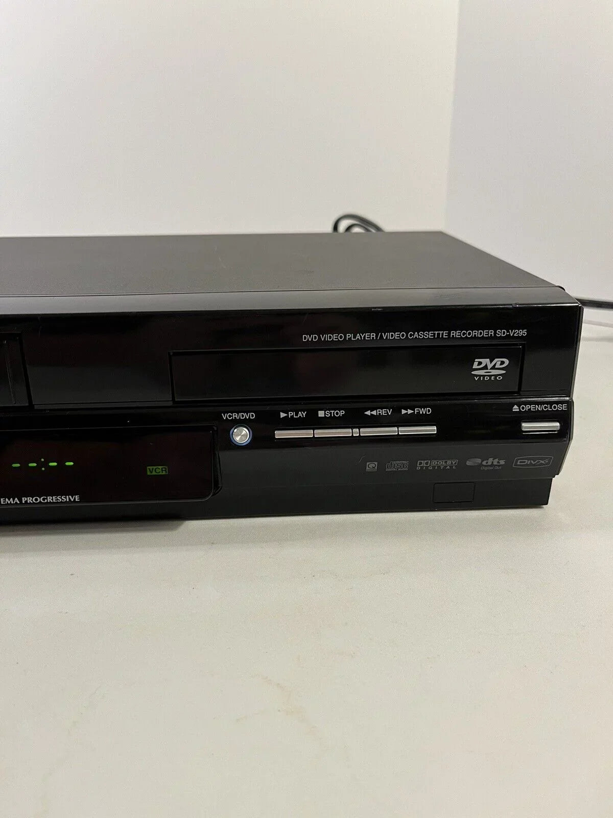 Remote, and Tunerless Combo DVD/VCR A/V Cables SD-V295 with Toshiba Manual
